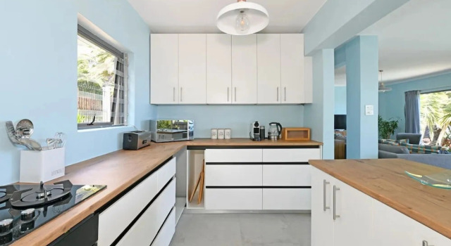 Коттедж Spacious Family Camps Bay Escape Spectacular Views Pool Garden