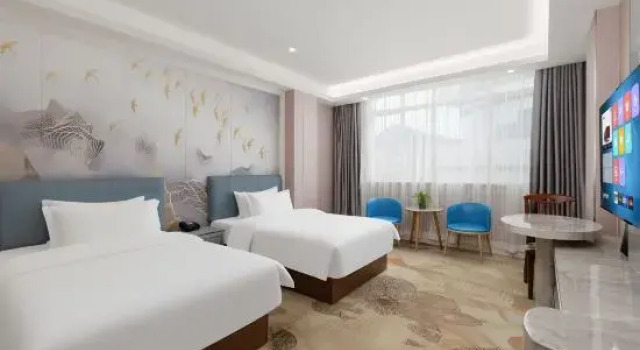 Люкс Business с 2 комнатами Reghol Commerce Hotel