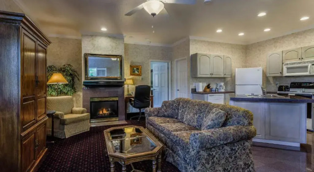 Люкс Luxury Grass Valley Courtyard Suites