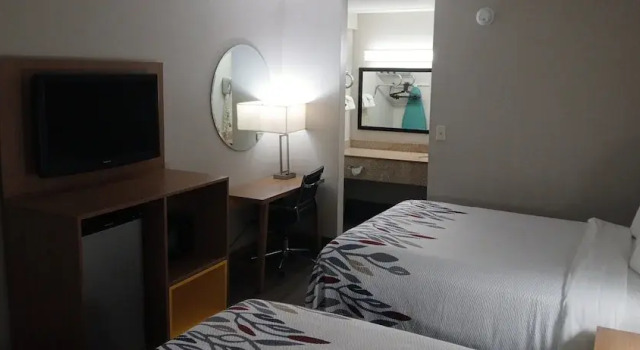 Четырёхместный номер Deluxe Red Roof Inn Leeds