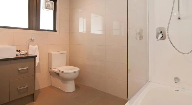 Люкс Цокольный этаж Breakwater Motel