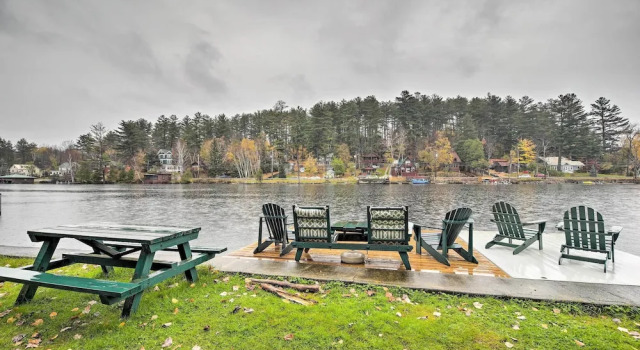 Pet-friendly Adirondack Cabin w/ On-site Lake, Забронировать Дом для отпуска Саранак-Лейк Whiteface Mountain, рядом с Коттедж-музей Роберта Льюиса Стивенсона