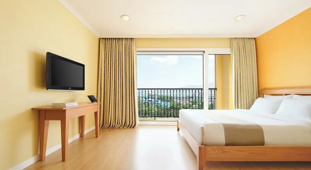 Двухместный номер Deluxe с балконом Hanwha Resort Seorak Sorano