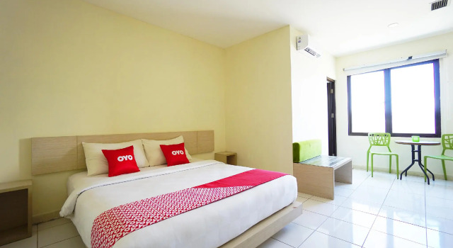 OYO 1993 Hotel D'kanaka Riverview, Book Hotel Hotels in Sulawesi with Parking, Parking