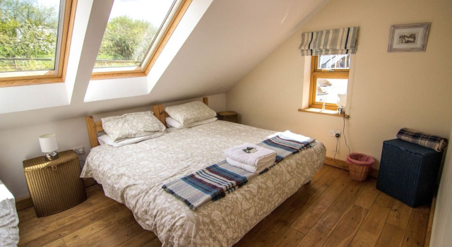 Penybanc Farm B&B Rooms, 预订 农场住宿 兰盖勒 南威尔士