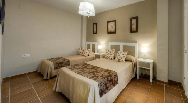 Трёхместный номер Standard Hotel Doña Lina
