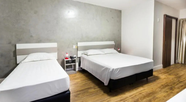 Трёхместный номер Standard H Hotel