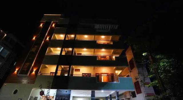Trimukha homestay, Rezerwuj Apartament Hotele w Andhra Pradesh z parkingiem, Parking