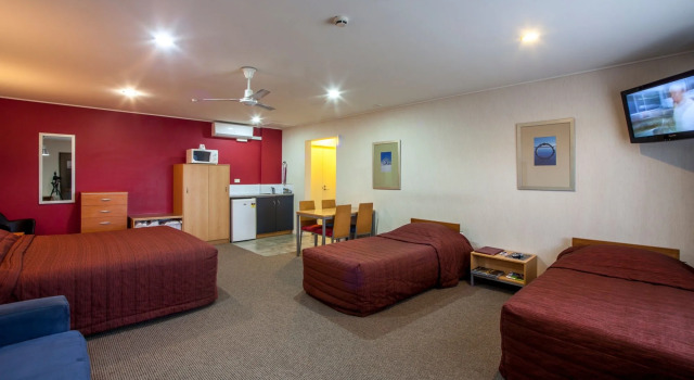 Landmark Manor Motel