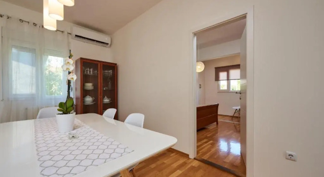 Apartmani Sara i Klara, Забронировать Отель Отели Трогир 3 звезды, рядом с Church of St. Barbara, 3*