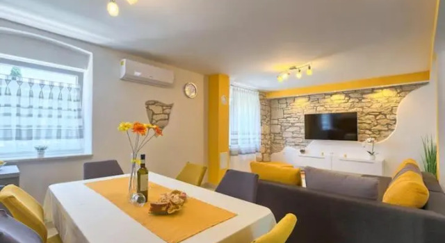 Apartment Viola ,2019