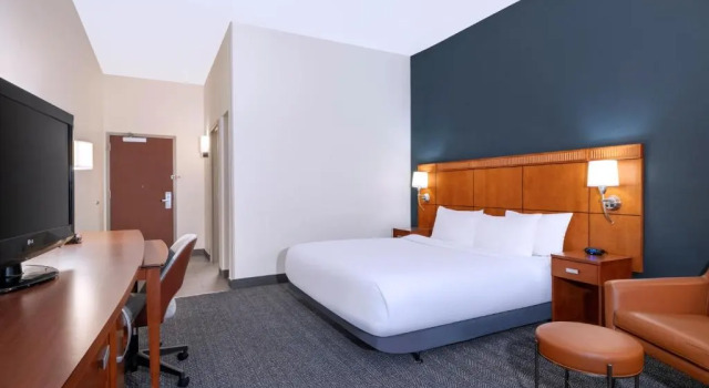 Номер Standard Courtyard by Marriott Tampa North/I-75 Fletcher