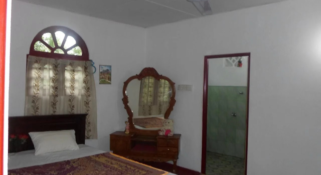 Raveena Home stay kumarakanda