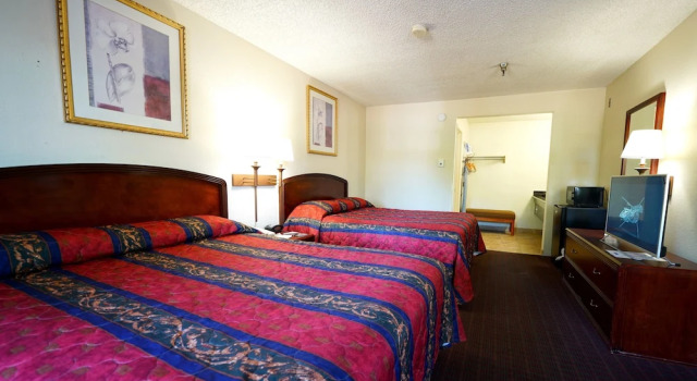 Ambassador Inn and Suites, Buchen Sie Hotel Fresno Kalifornien