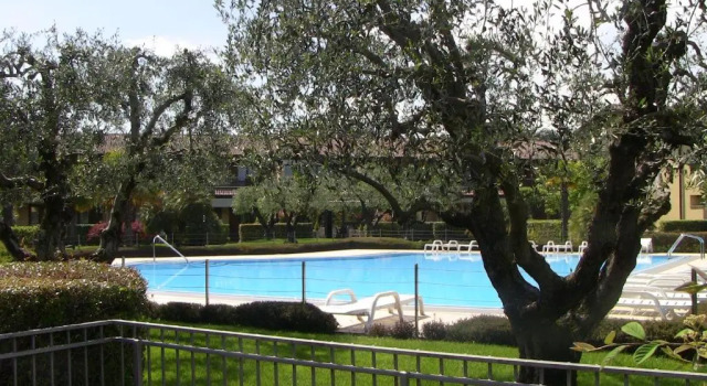 appartamento Luisa al lago d'Iseo, Buchen Sie Ferienwohnung Hotels in Iseosee mit Pool, Schwimmbad