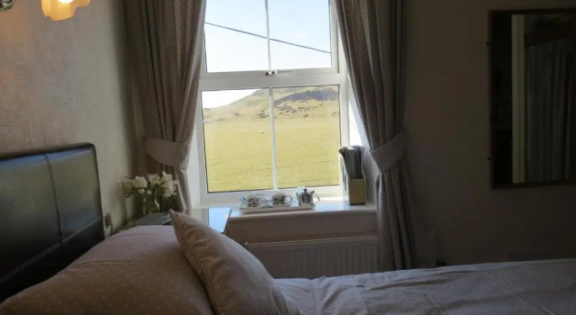 Gwrach Ynys Country Guest House, Book Pension Gæstehuse i Gwynedd, Pension