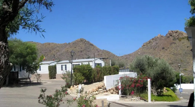 Бунгало Camping & Bungalow Cueva Negra
