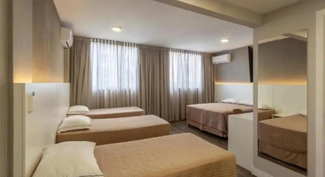 Четырёхместный номер Standard с видом на море Marambaia Hotel e Convenções