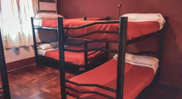 Кровать в общем номере Hostel Lagares