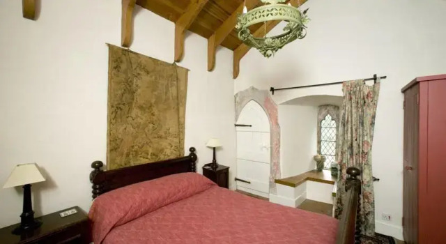 Annes Grove Miniature Castle, Prenota Hotel  