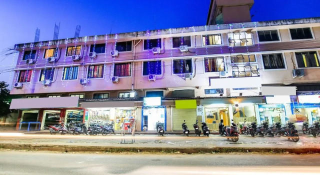OYO 23035 Srinivas Residency