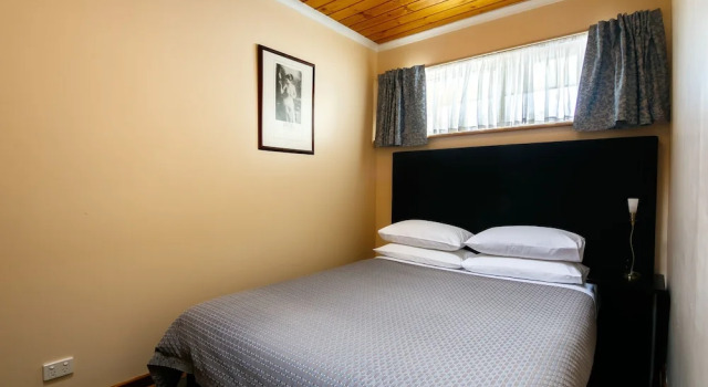 Апартаменты Standard Esplanade Apartments at West Beach