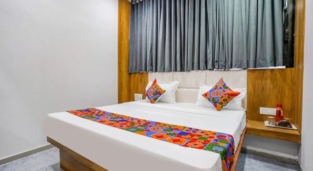 Номер Deluxe Fabhotel Western Inn