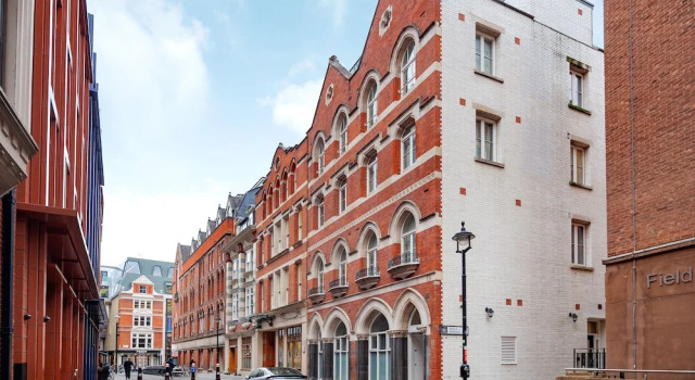 One Bed Serviced Apt near Holborn in Chancery Lane, Забронировать Отель Отели Лондона с парковкой, рядом с Госпиталь Святого Варфоломея, Парковка