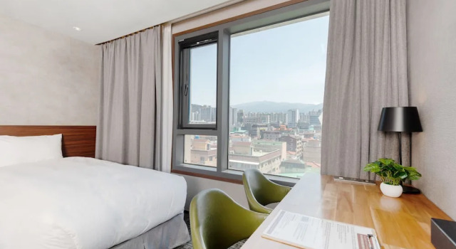Номер Deluxe With Stay Jeju Hotel