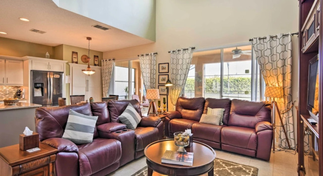 Luxe Terra Verde Villa with Theater 6 Mi to Disney, Rezerwuj Willa Hotele w Kissimmee z basenem, Basen