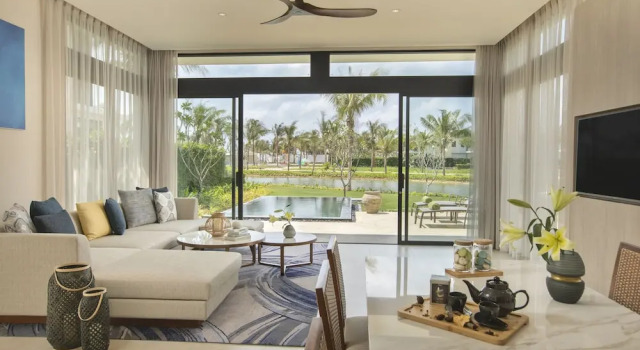 The Level вилла с бассейном с 3 комнатами с видом на озеро Meliá Ho Tram Beach Resort