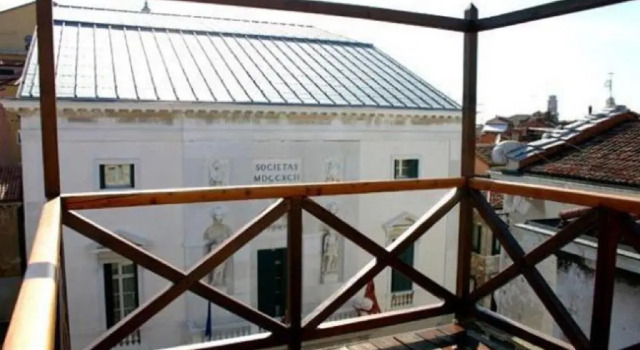 Casa Alba, Забронировать Отель Сан-Марко Венеция, рядом с Accademia Bridge