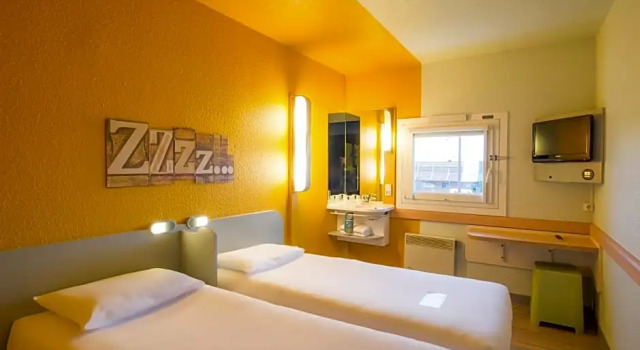 Четырёхместный номер Standard B&B HOTEL Cergy Pierrelaye 3 étoiles