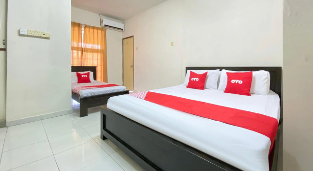 Люкс Superior OYO 90159 Zahaar Hotel