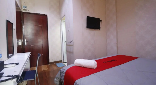RedDoorz @ Marina Manado, Prenota Hotel Manado 