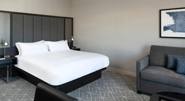 Двухместный номер Standard Renaissance by Marriott Boston Patriot Place Hotel
