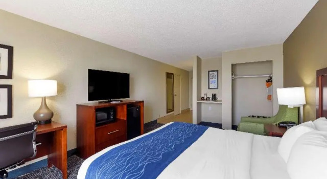 Двухместный номер Standard с балконом Comfort Inn On the Ocean