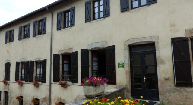 Appartement Arfeuilles, 3 pièces, 4 personnes - FR-1-489-266, Rezervovat Apartmán Arfeuilles 