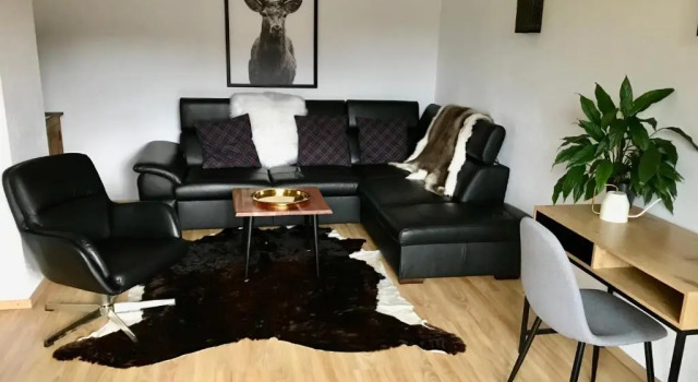 Appartement 53m2 rénové dans un chalet au coeur de Charmey avec vue sur les montagnes, Забронировать Шале Коттеджи Фрибург, Коттедж