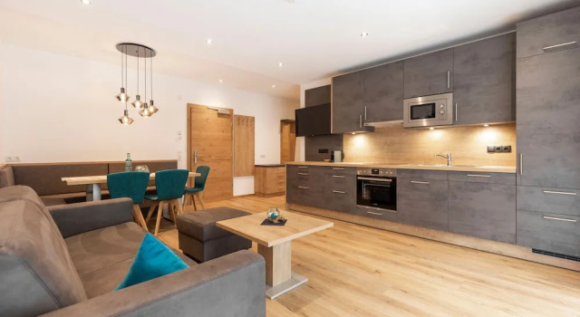 Люкс с видом на горы Lerch Suites