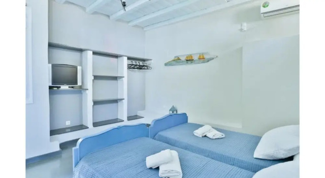 Коттедж c 1 комнатой Amazing 1-Bedroom House in Tinos