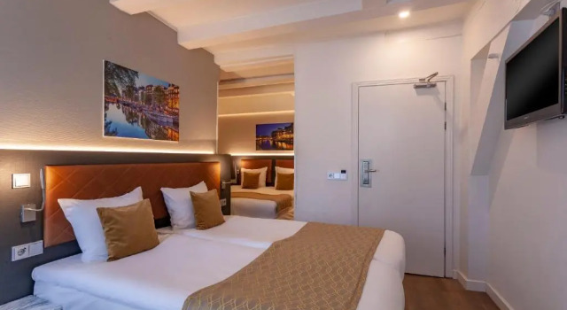 Четырёхместный номер Avenue Hotel