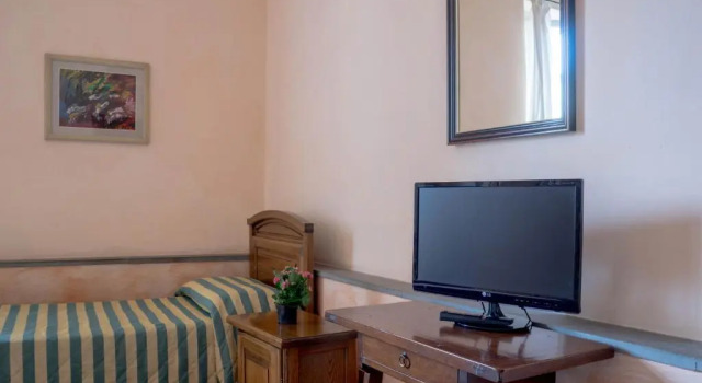 Четырёхместный номер Hotel Monica