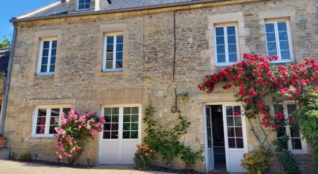 Heritage stone house BnB with Gourmet Breakfast - Chambres dhôtes de charme entre Bayeux et les plages du débarquement, Забронировать Отель «постель и завтрак» Байе 