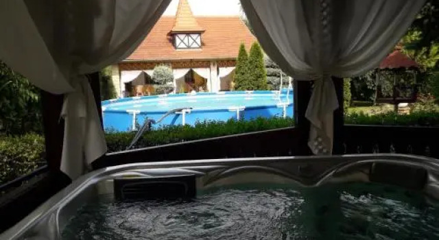Guesthouse Nikolas, Rezervovat Hotel Hotely v Vojvodina s parkováním, Parkování