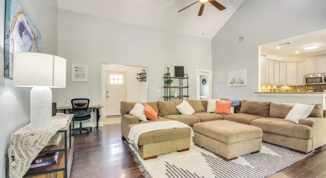< 1 Mi to Beach - Home w/ Deck & Yard in Waveland!, Buchen Sie Ferienhaus Cottages in Mississippi, Cottage