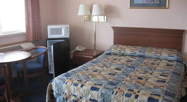 Mackinaw Budget Inn, Забронировать Отель Отели Макино-Сити с завтраком, рядом с Причал паромной переправы Макино-Сити, Завтраки