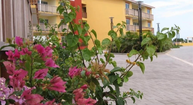 Condo with marina view at Palapa Beach, Забронировать Отель Отели в центре Ян-Тил, в центре