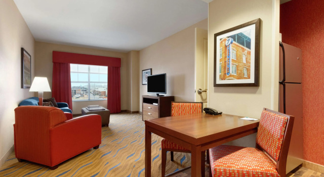 Homewood Suites by Hilton Oklahoma City - Bricktown, OK, Забронировать Отель Отели Оклахома-Сити с бассейном, рядом с Memorial Institute for the Prevention of Terrorism, Бассейн