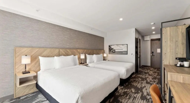 Четырёхместный номер Standard Sandman Signature Dallas Las Colinas Hotel & Suites